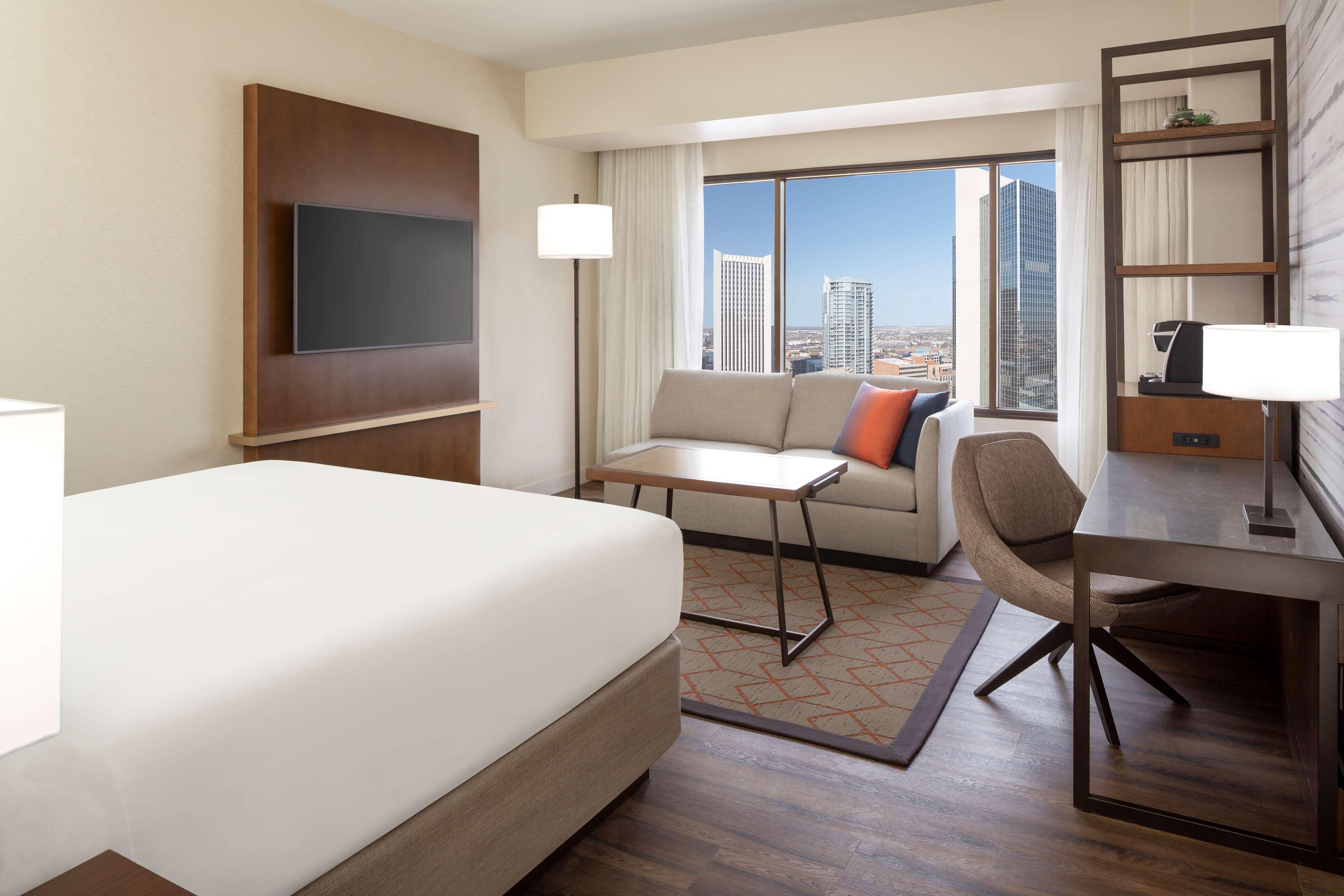 Hyatt Regency Phoenix Downtown - No Destination Fees מראה חיצוני תמונה