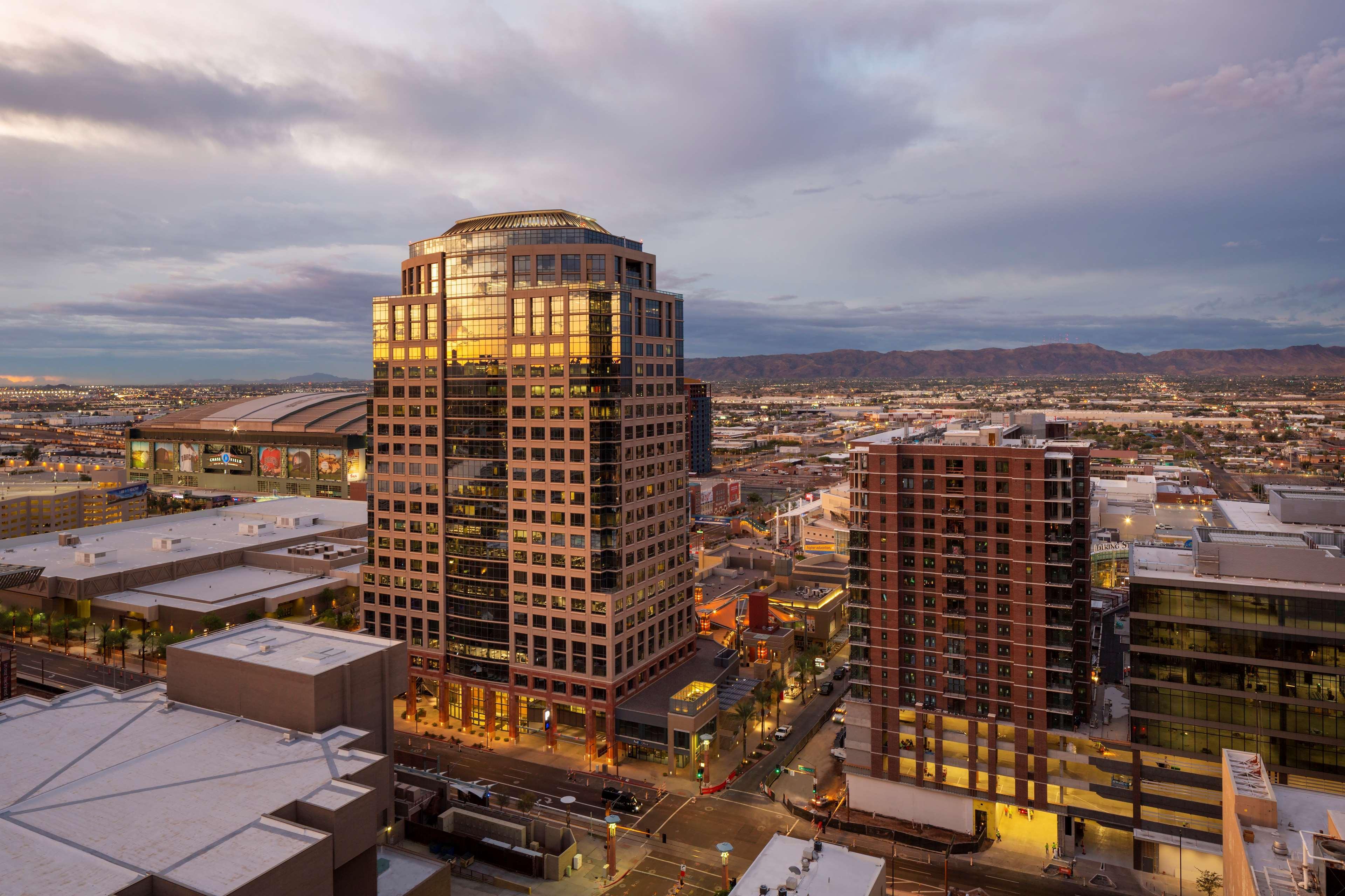 Hyatt Regency Phoenix Downtown - No Destination Fees מראה חיצוני תמונה