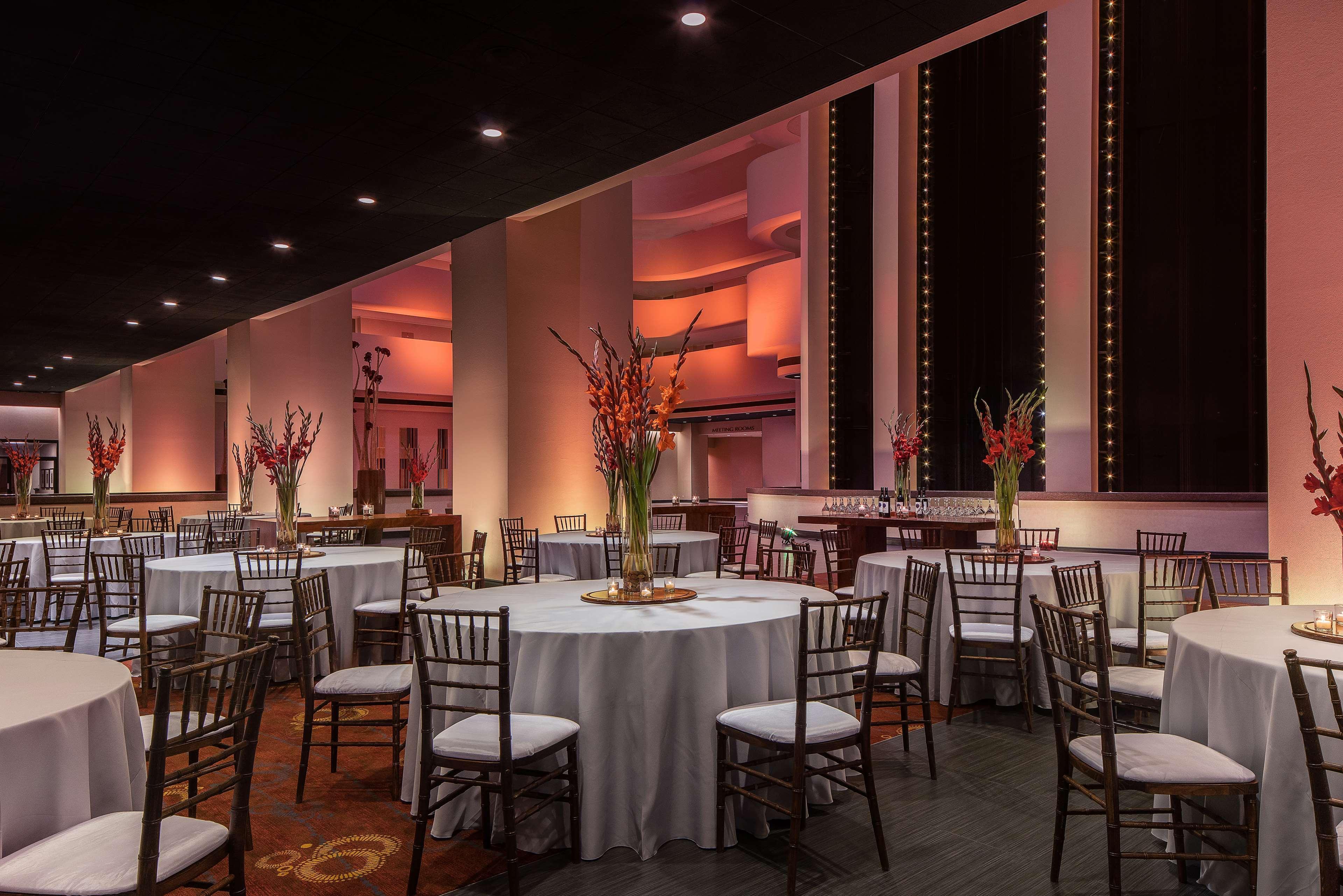 Hyatt Regency Phoenix Downtown - No Destination Fees מראה חיצוני תמונה