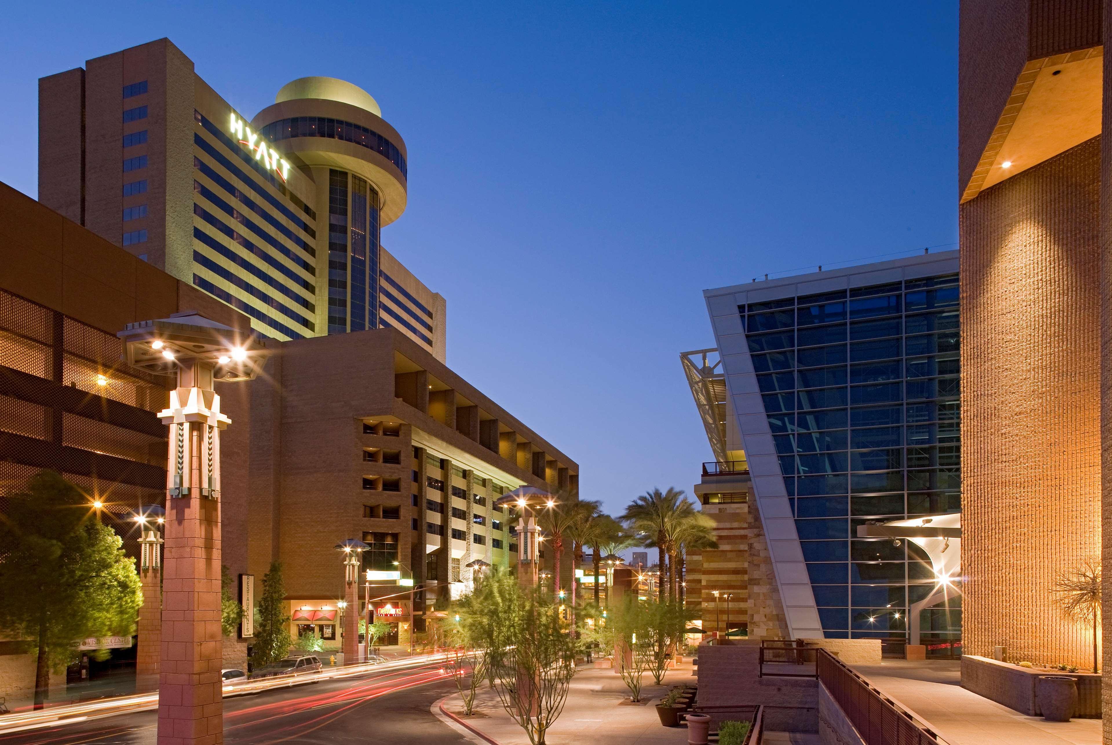 Hyatt Regency Phoenix Downtown - No Destination Fees מראה חיצוני תמונה