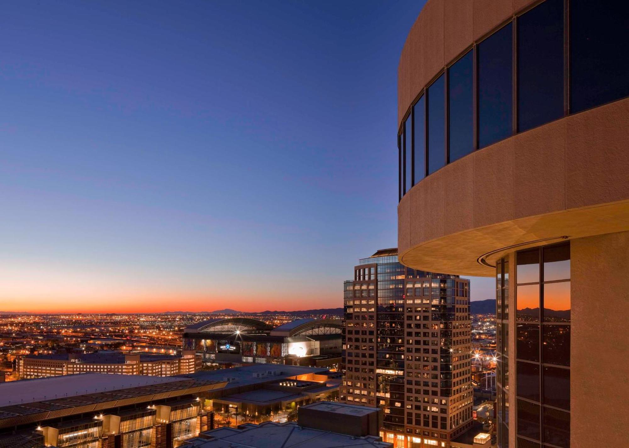 Hyatt Regency Phoenix Downtown - No Destination Fees מראה חיצוני תמונה