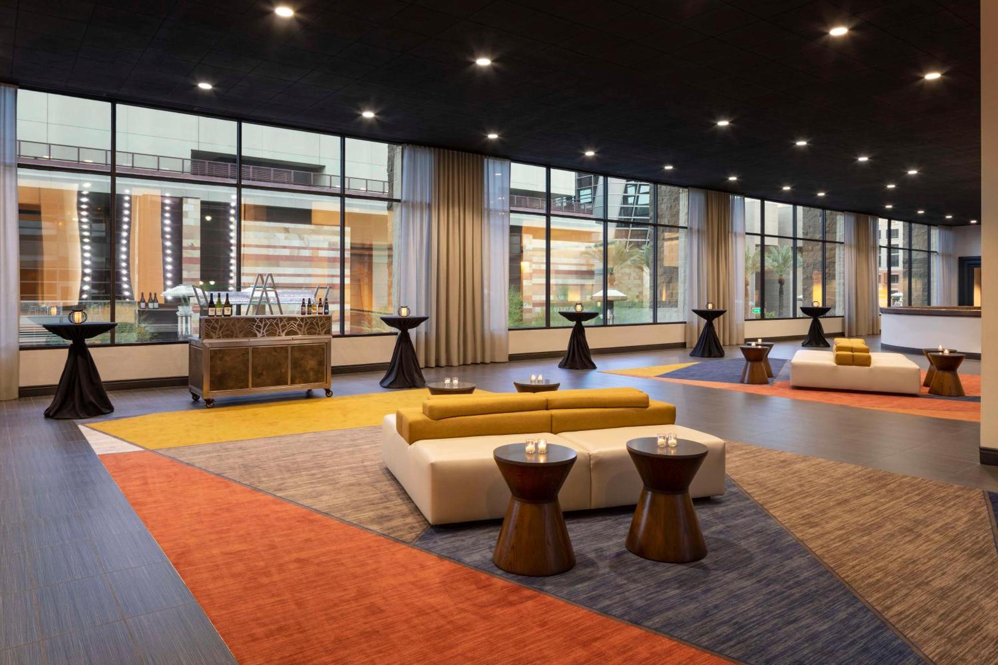 Hyatt Regency Phoenix Downtown - No Destination Fees מראה חיצוני תמונה