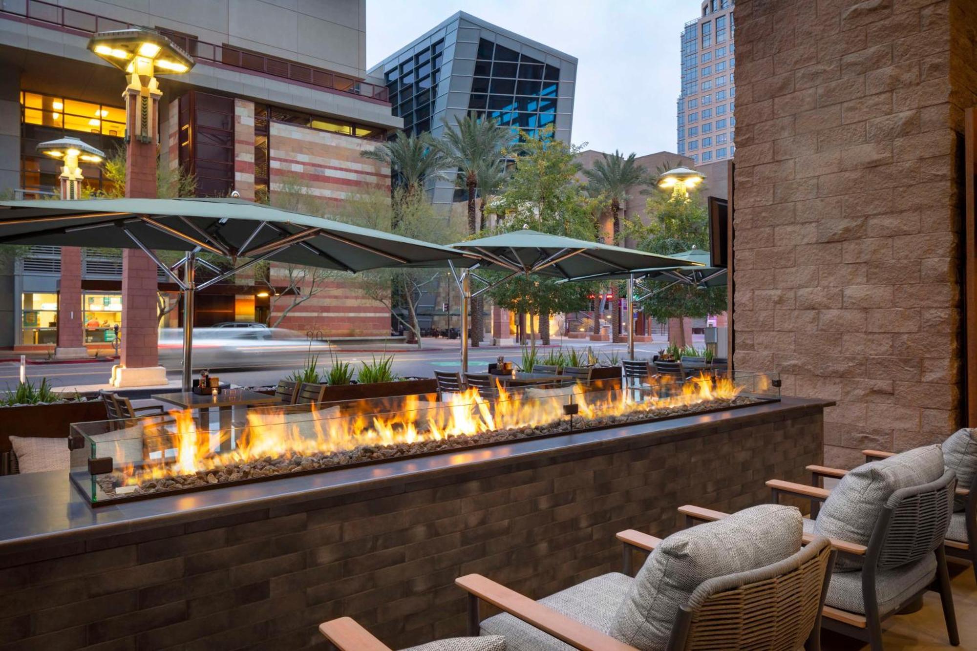 Hyatt Regency Phoenix Downtown - No Destination Fees מראה חיצוני תמונה